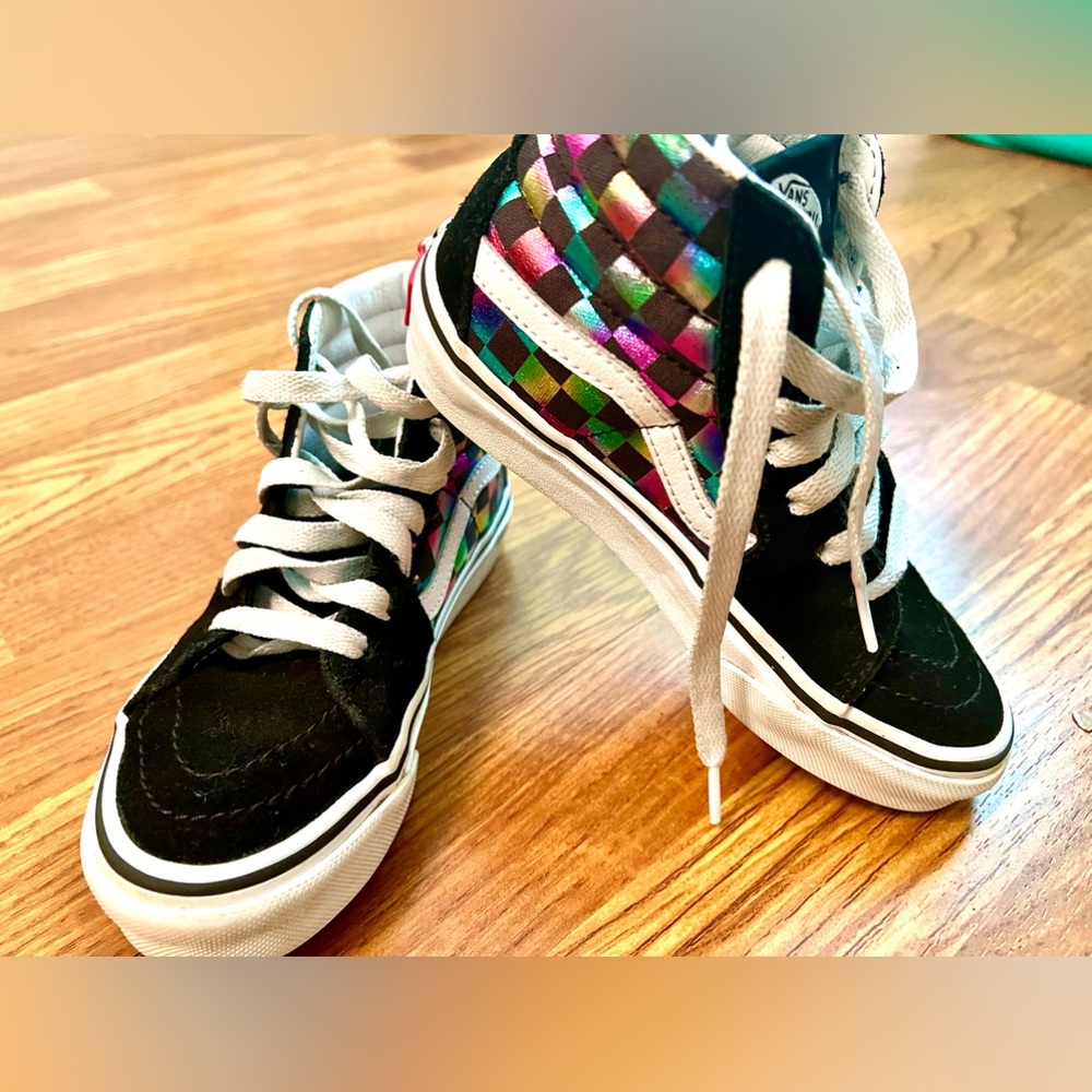Girls metallic rainbow checkered high top VANS! ๐ - Picture 2 of 6